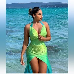 ✨NWT✨ FASHION NOVA satin maxi dress